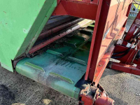 Silage-block distribution wagon Strautmann BVW Blokkenverdeelwagen / Blokkendoseerwagen