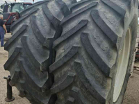 Wheels, Tyres, Rims & Dual spacers BKT 650/65R38 540/65R28 op Valtra velgen
