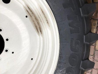 Wheels, Tyres, Rims & Dual spacers Trelleborg Trelleborg - 710/70R42 TM900 op wiel Valtra Q-serie