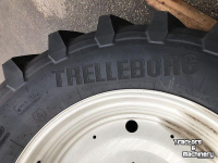 Wheels, Tyres, Rims & Dual spacers Trelleborg Trelleborg - 710/70R42 TM900 op wiel Valtra Q-serie