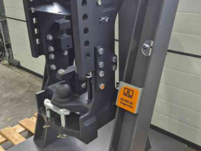 Other tractors and accessories  Rockinger trekhaakframe met K80 en onderbrug op statief