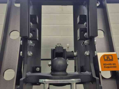 Other tractors and accessories  Rockinger trekhaakframe met K80 en onderbrug op statief