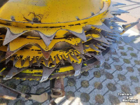 Cornhead New Holland 750 BFIU