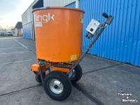 Sawdust spreader for boxes Flingk SE 250 BOXINSTROOIER
