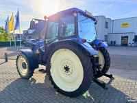 Tractor New Holland T5050 Kruip, Shuttle