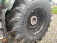Tractor Valtra Q225