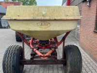 Fertilizer spreader Vicon Kunstmeststrooier, onderstel, banden, diversen