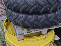 Wheels, Tyres, Rims & Dual spacers John Deere 270/95R32