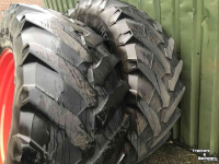 Wheels, Tyres, Rims & Dual spacers Trelleborg 650/65R38 en 540/65R28