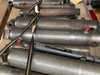Diverse used spare-parts  Cilinders Hydraulische  (diverse)