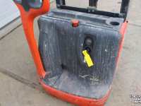 Electrical pallettruck Linde L12i palletstapelaar palletheffer palletwagen defect