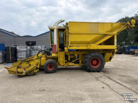 Forage-harvester Hesston Field queen rear dump