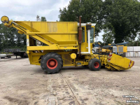 Forage-harvester Hesston Field queen rear dump