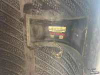 Wheels, Tyres, Rims & Dual spacers BKT 270/95R36 eenling gebruikt