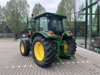 Tractor John Deere 5100M