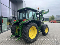 Tractor John Deere 5100M