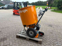 Sawdust spreader for boxes Flingk SE 250