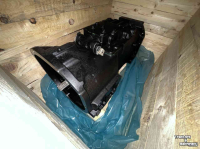 Tractor New Holland Versnellingsbak  16x16 Electro Command New Holland T5 Electro Command Parts nr:47028713