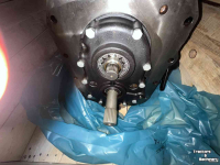 Tractor New Holland Versnellingsbak  16x16 Electro Command New Holland T5 Electro Command Parts nr:47028713
