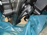 Tractor New Holland Versnellingsbak  16x16 Electro Command New Holland T5 Electro Command Parts nr:47028713