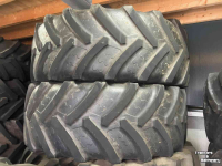 Wheels, Tyres, Rims & Dual spacers BKT 710/70 X 42 met 15 mm profiel