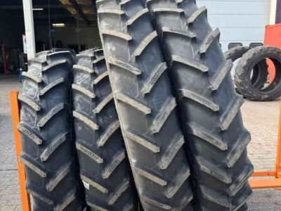 Wheels, Tyres, Rims & Dual spacers  300/95R46 & 270/95R32