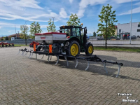 Fertilizer spreader Fissore Tot maximaal 21 meter 16 uitgangen pneumatische kunstmeststrooier
