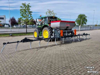Fertilizer spreader Fissore Pneumatische Kunstmeststrooier 16 Uitgangen