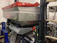 Fertilizer spreader Fissore Pneumatische Kunstmeststrooier 16 Uitgangen