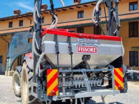 Fertilizer spreader Fissore Pneumatische Kunstmeststrooier 16 Uitgangen