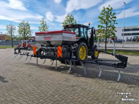 Fertilizer spreader Fissore Pneumatische Kunstmeststrooier 16 Uitgangen