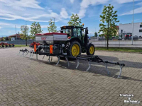 Fertilizer spreader Fissore Pneumatische Kunstmeststrooier 16 Uitgangen