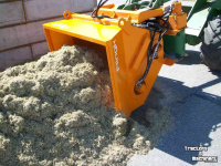 Sawdust spreader for boxes Flingk KSS 750