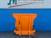 Sawdust spreader for boxes Flingk ZX 750 Boxenstrooier