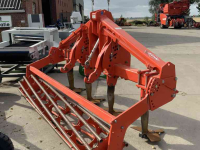 Deep subsoiler Kuhn DC301 woeler | kooirol | hef