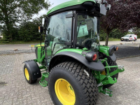 Small-track Tractor John Deere 4066R