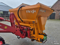 Sawdust spreader for boxes Flingk ZX 1500 instrooibak euro aansluiting boxenstrooier