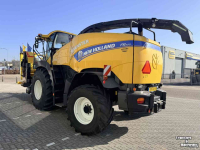 Forage-harvester New Holland FR500 Forager + FIE450 Mais Header 8 Rows