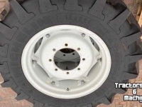 Wheels, Tyres, Rims & Dual spacers Michelin 13.6R24 Nieuw