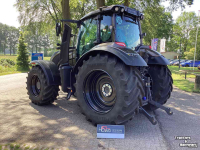 Tractor Valtra T 235 D