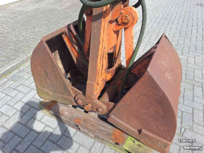 Clamshell buckets  Schalenknijper / grondknijper / knijpbak