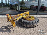 Feed sweeper wheel  Voerband