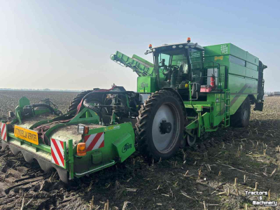 Potato harvester AVR Puma 3