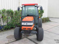 Horticultural Tractors Kubota L3300 tuinbouwtrekker smalspoortrekker tractor met cabine en gazonbanden