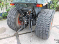 Horticultural Tractors Kubota L3300 tuinbouwtrekker smalspoortrekker tractor met cabine en gazonbanden