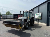 Tractor Ford 6610 met rolbezem