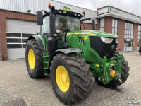 Tractor John Deere 6215R