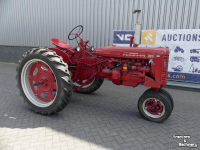Oldtimers  Mc Cormick Farmall 200