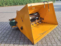 Ration feeder Giant Mestverdeelbak MVB1250