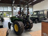 Small-track Tractor John Deere 3038E